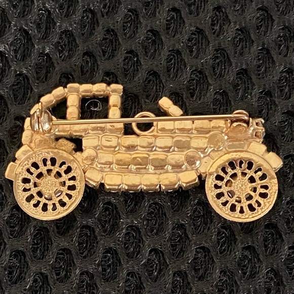 Vintage Model T Car Pendant/ Brooch/Pin Gold Toned Unisex - Picture 3 of 6